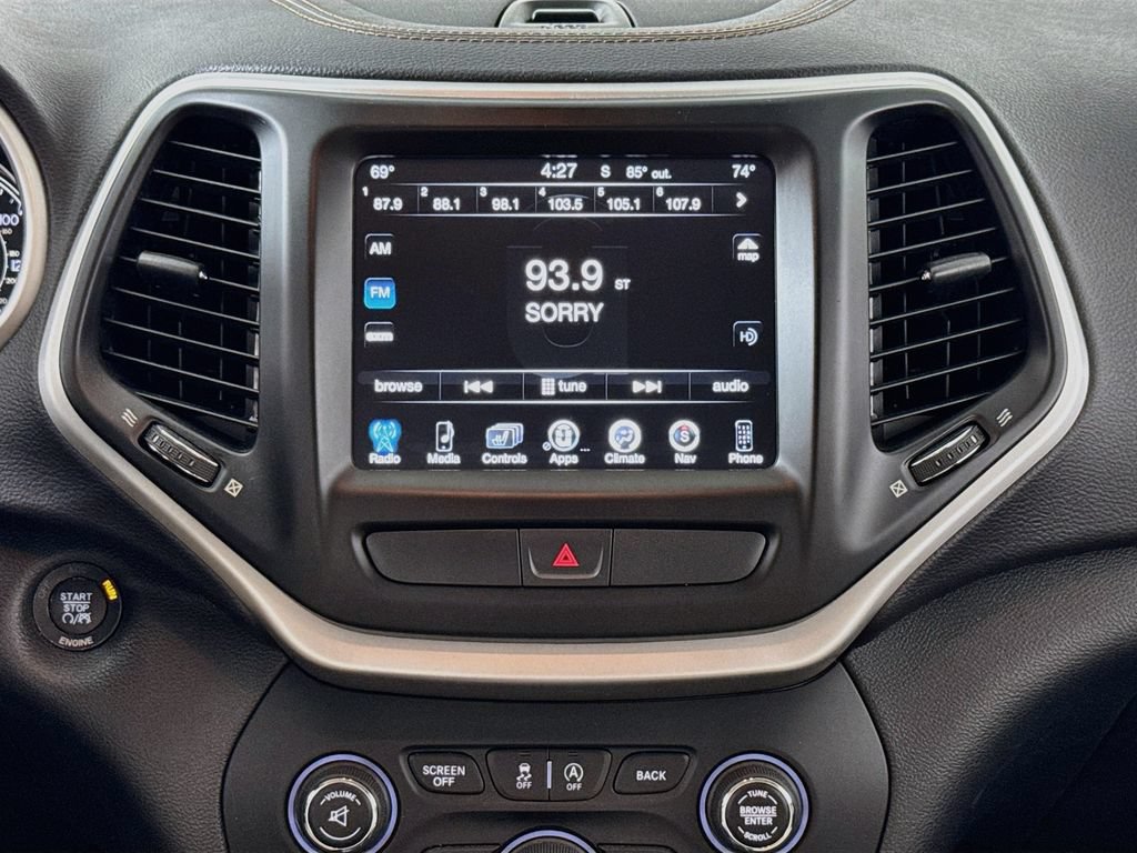 Used 2015 Jeep Cherokee Limited w/ Luxury Group AWD/4WD image 15