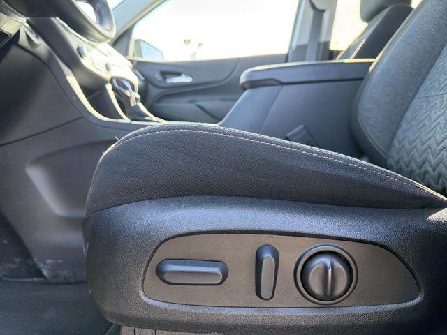 Used 2023 Chevrolet Equinox LT image 37