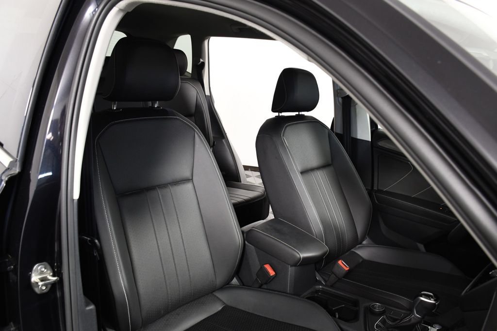 Used 2023 Volkswagen Tiguan SE AWD/4WD image 20