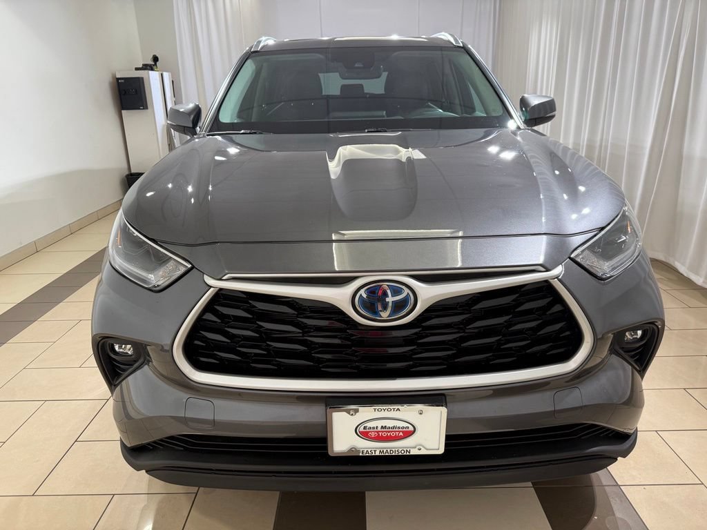 Used 2021 Toyota Highlander XLE AWD/4WD image 8