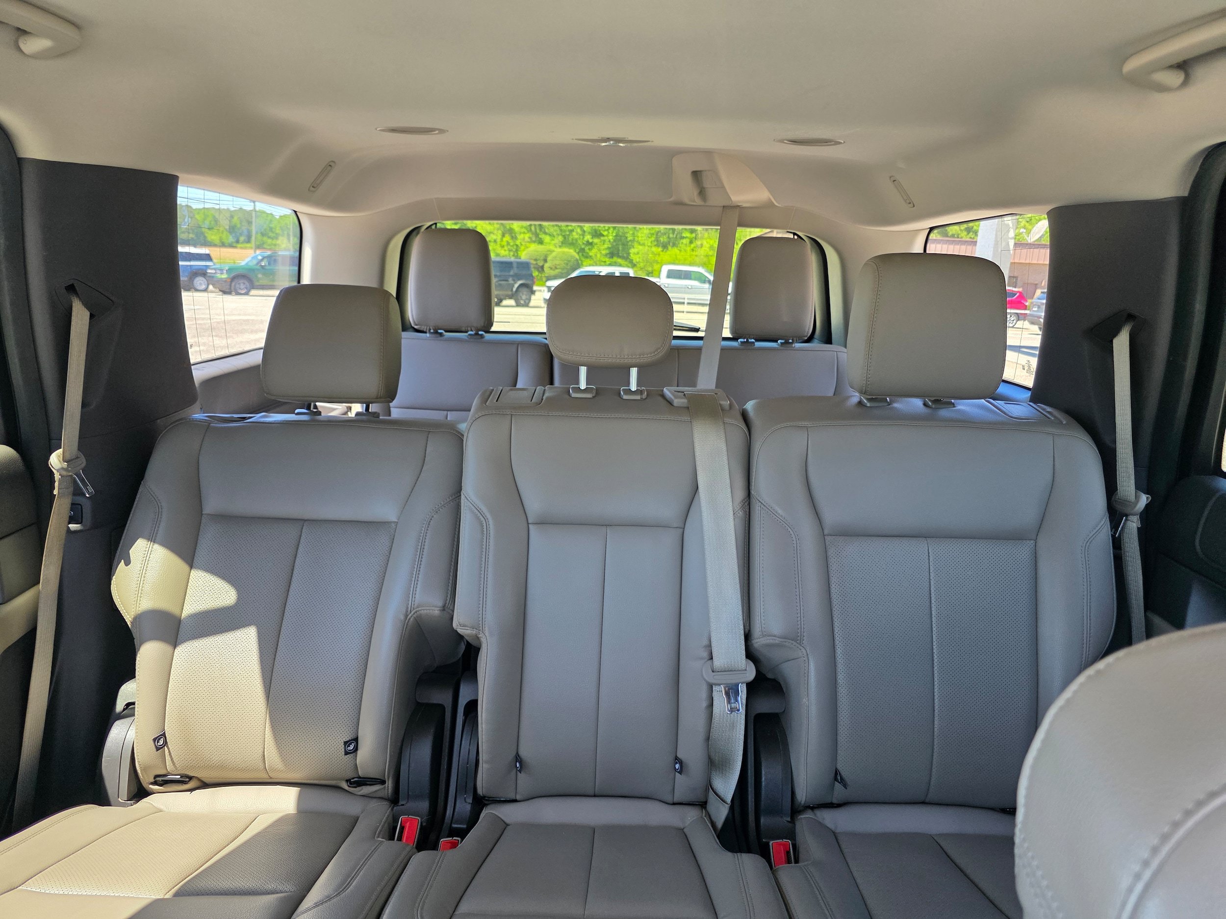 Used 2019 Ford Expedition XLT w/ Equipment Group 202A RWD image 13