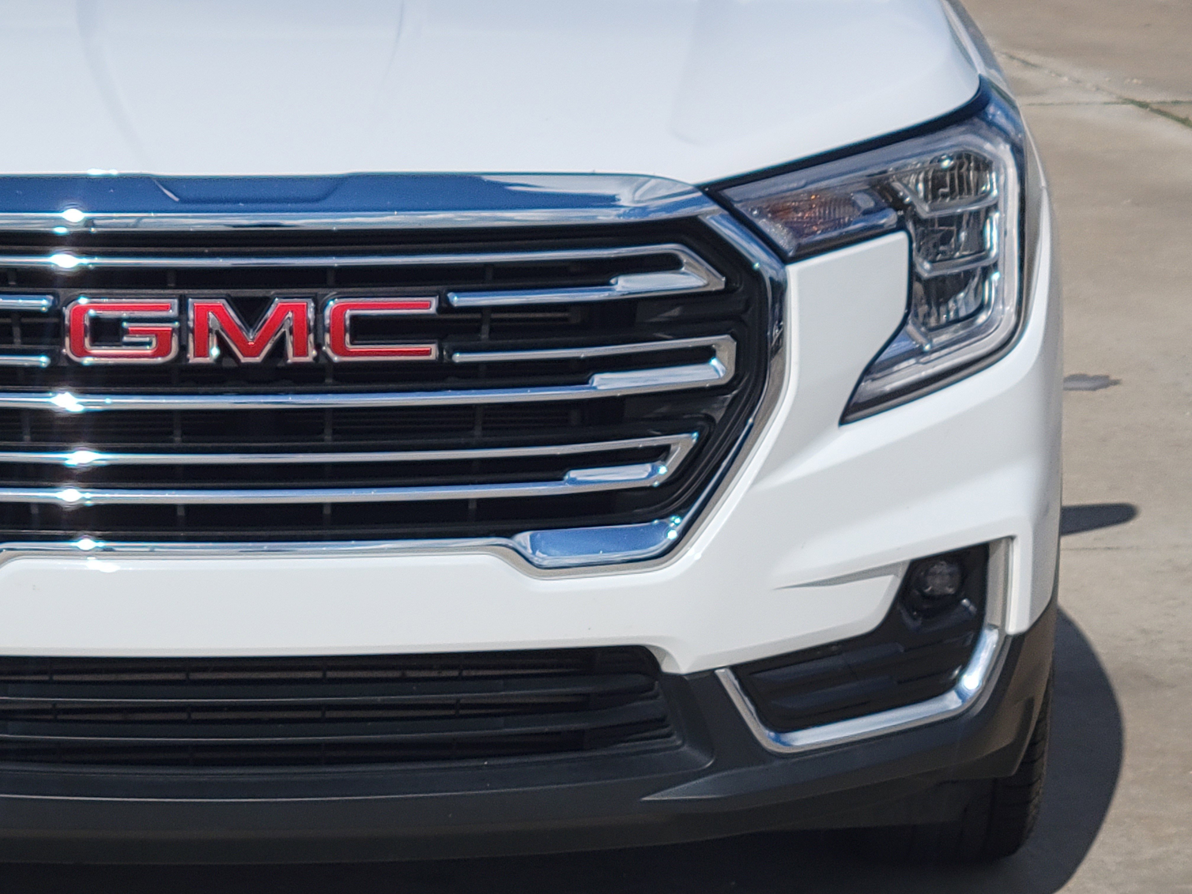 Used 2024 GMC Terrain SLT image 9