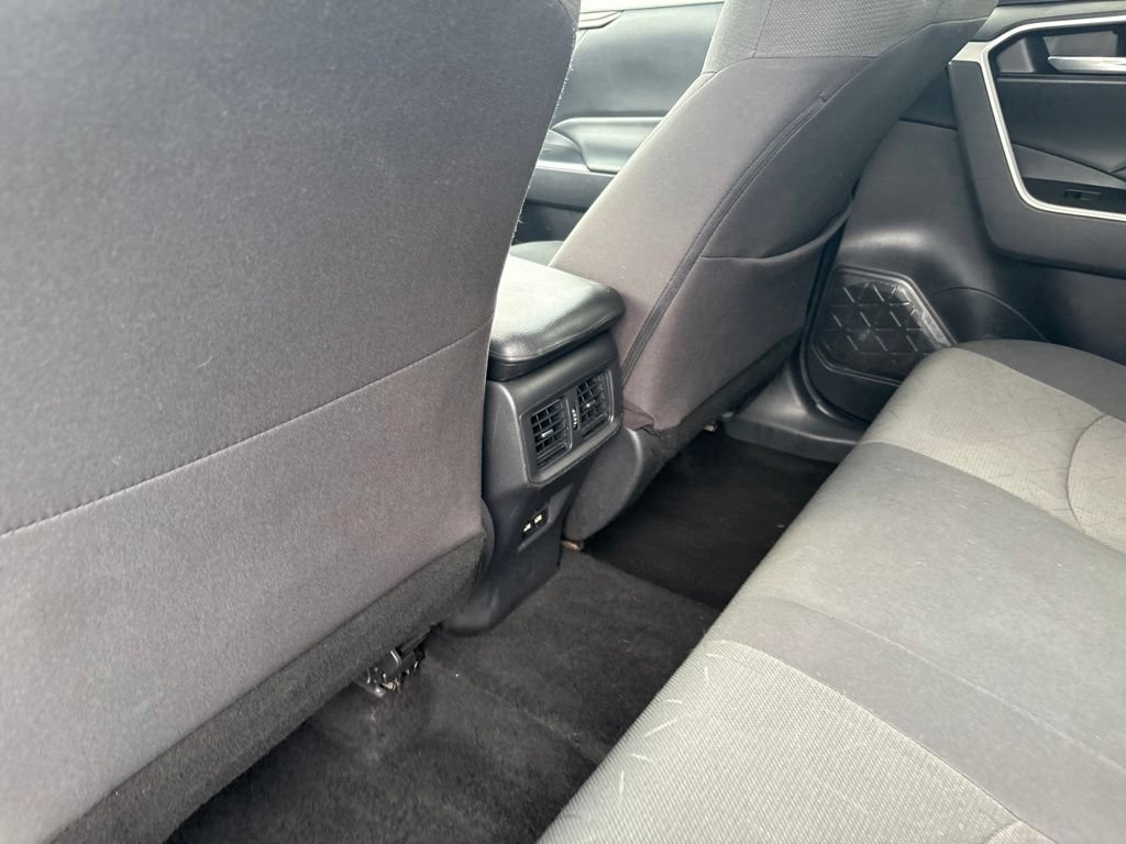 Used 2021 Toyota RAV4 XLE AWD/4WD image 42