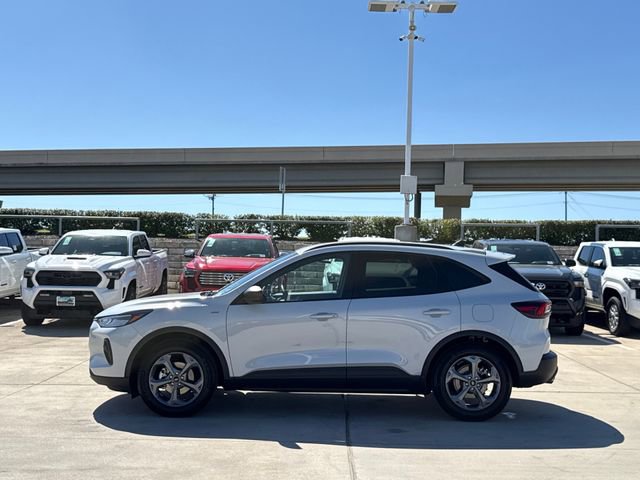 Used 2025 Ford Escape ST-Line image 4