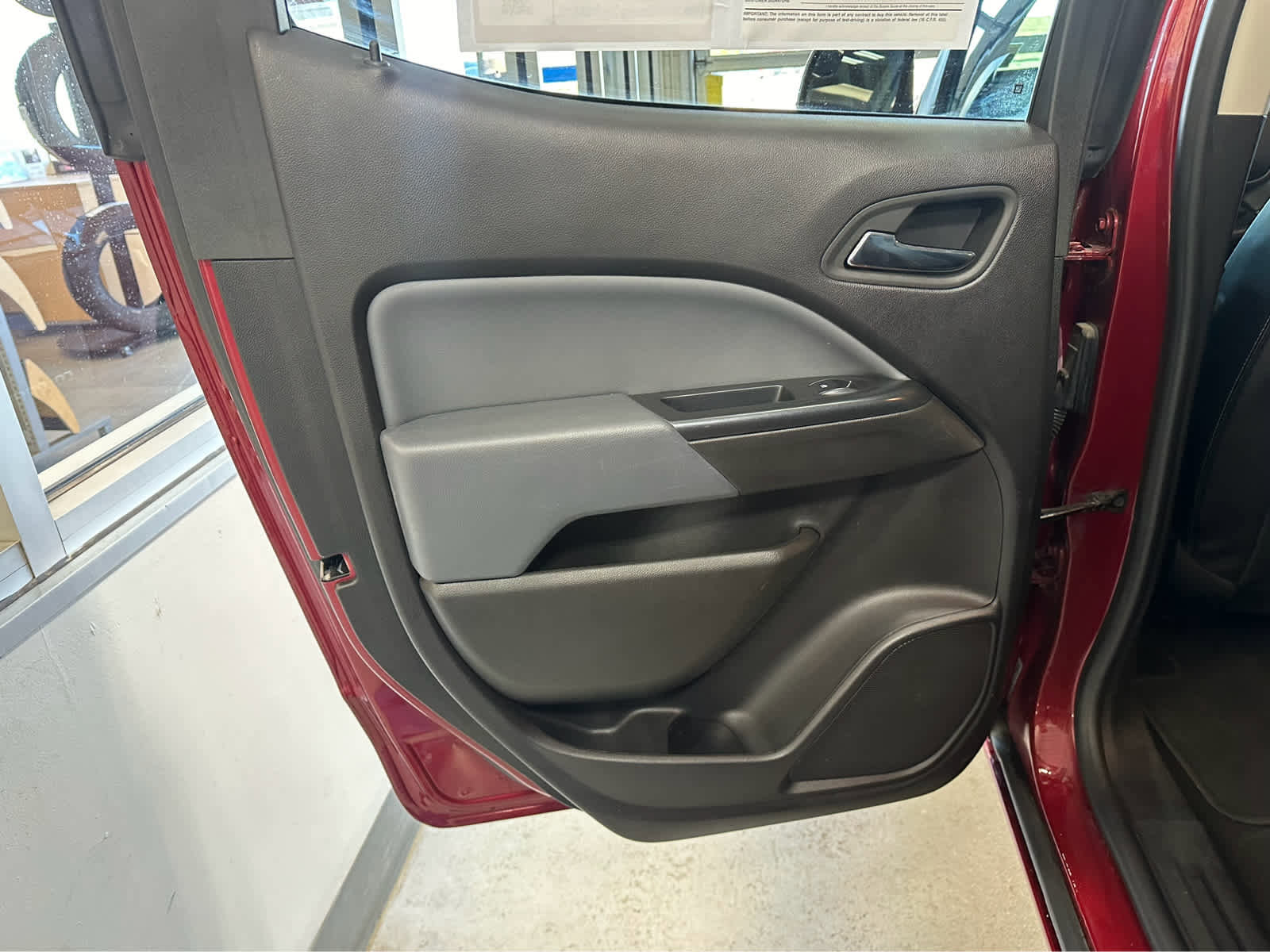 Used 2018 Chevrolet Colorado Z71 AWD/4WD image 26