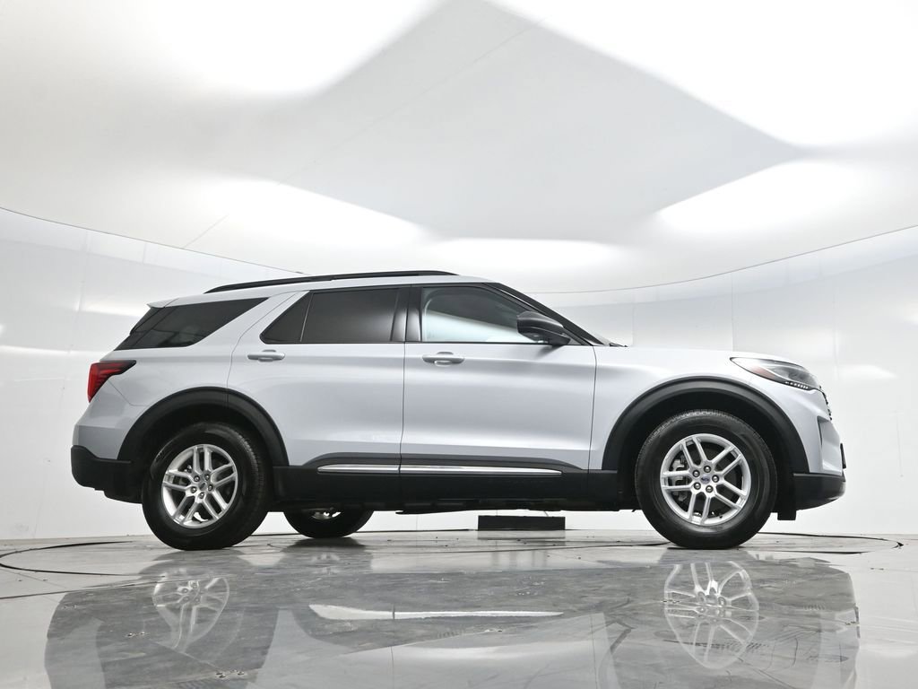 Used 2025 Ford Explorer Active w/ Active Comfort Package image 65