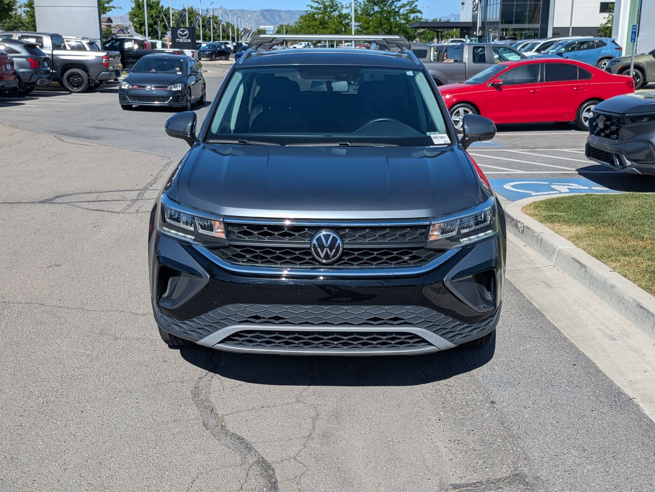 Used 2022 Volkswagen Taos SE FWD image 12