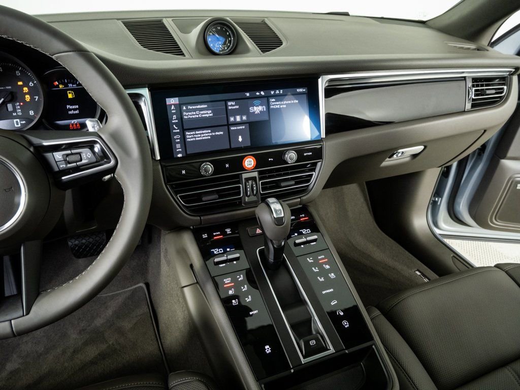 New 2026 Porsche Macan image 13