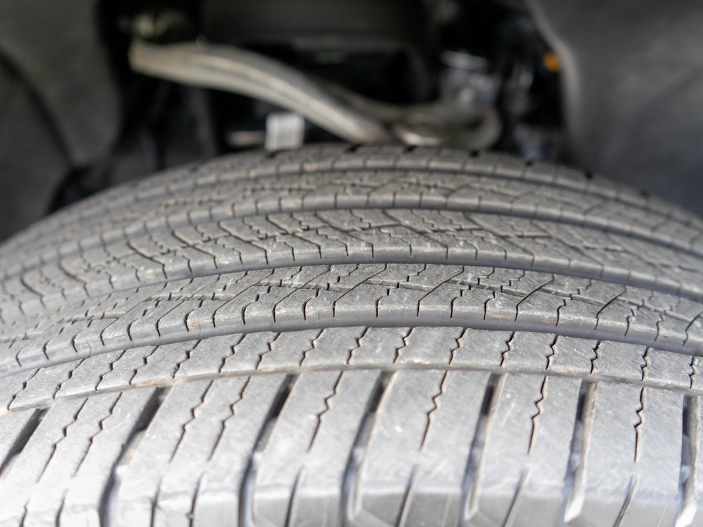 Used 2023 GMC Sierra 1500 SLT w/ SLT Convenience Package image 32