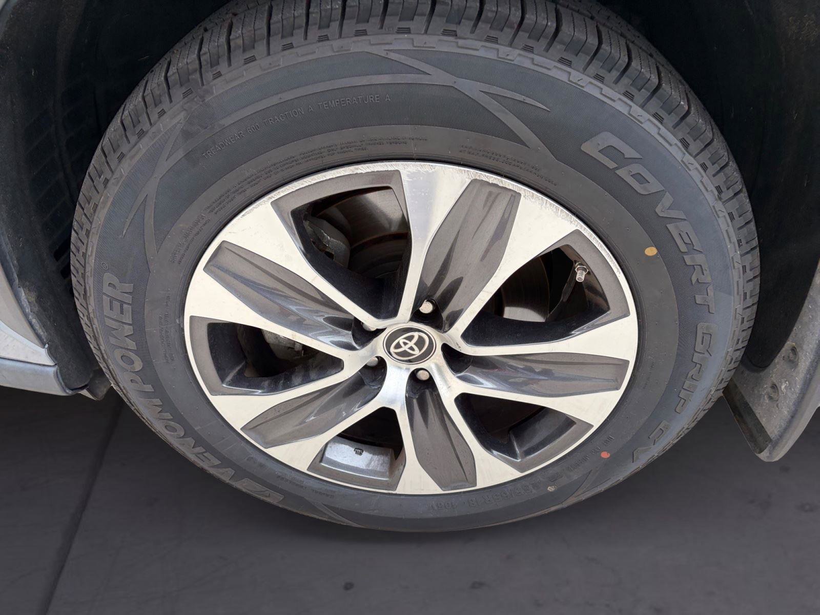 Used 2023 Toyota Highlander XLE image 14