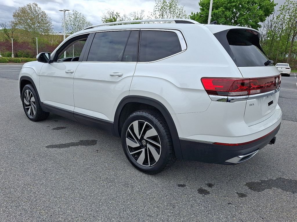 Used 2024 Volkswagen Atlas SEL AWD/4WD image 7