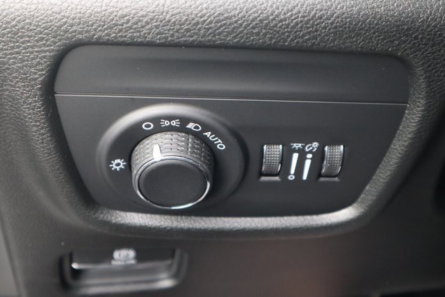 New 2025 Jeep Grand Cherokee L Altitude image 11