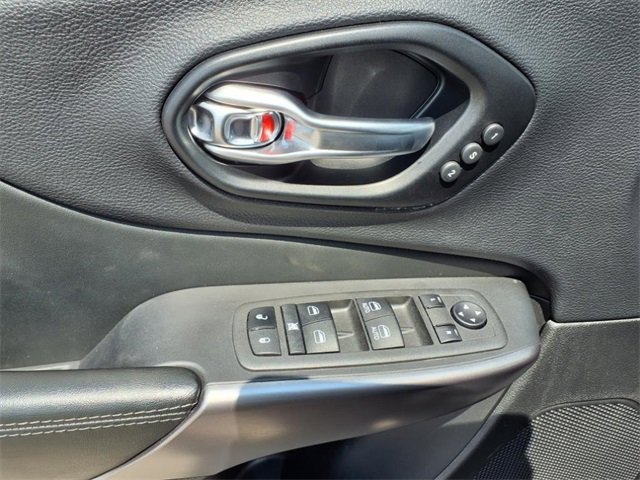 Used 2022 Jeep Cherokee Limited image 15