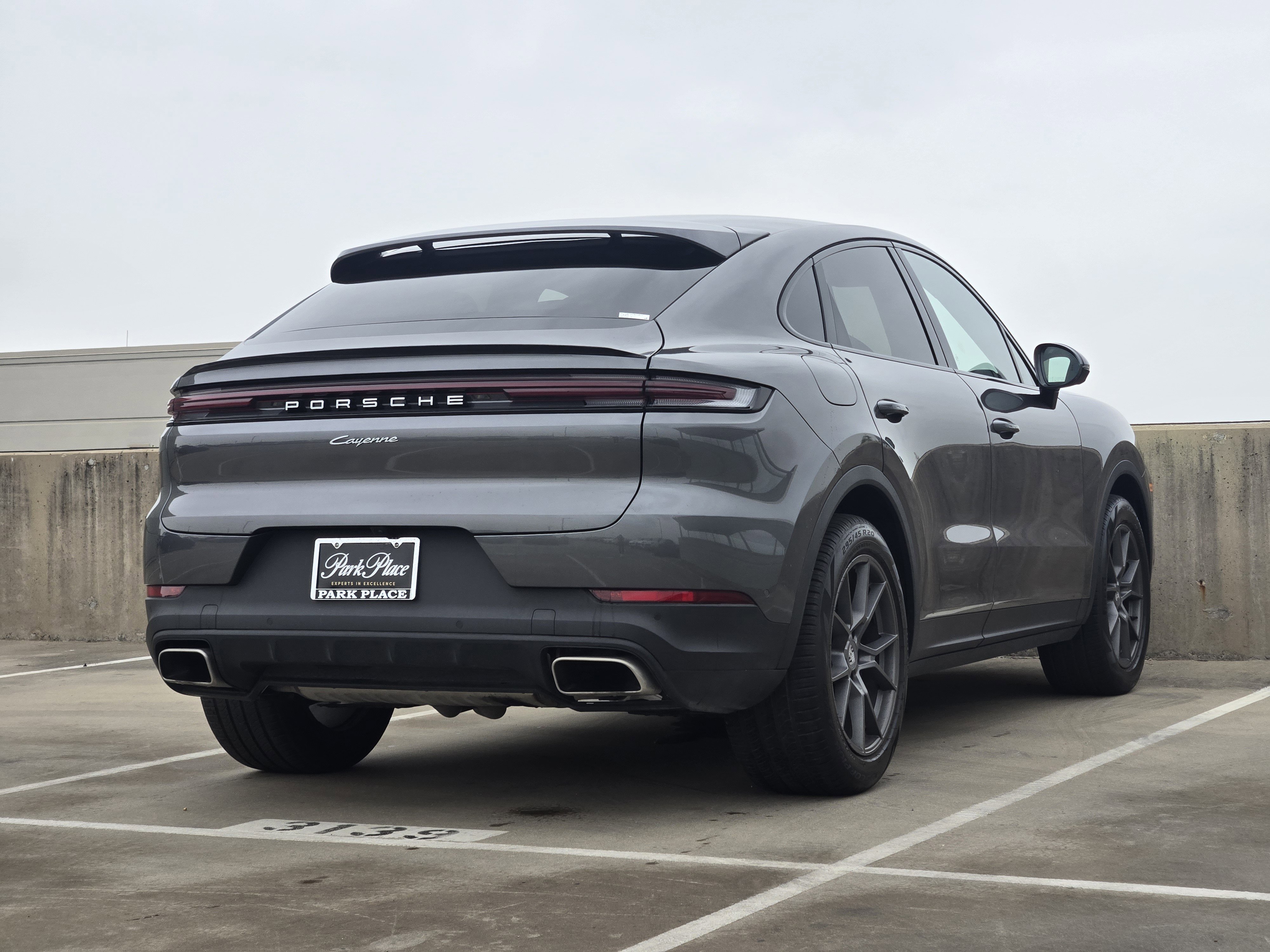 Certified 2025 Porsche Cayenne Coupe image 8