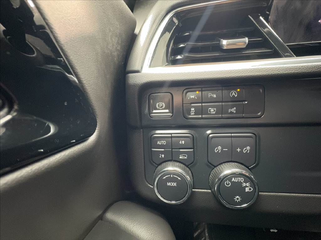 Used 2025 Chevrolet Tahoe LT AWD/4WD image 45