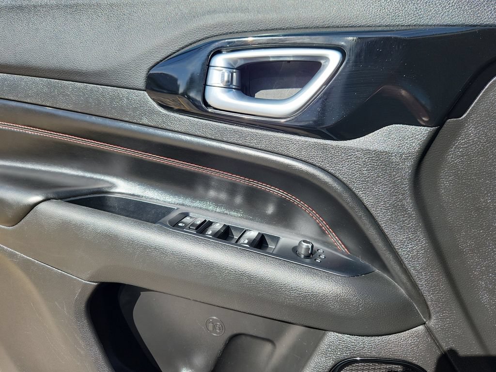 Certified 2025 Jeep Compass Trailhawk AWD/4WD image 6