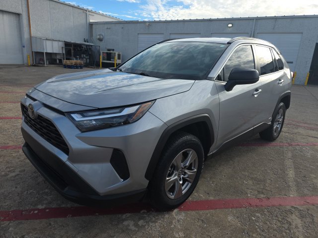 Used 2025 Toyota RAV4 LE AWD/4WD image 1