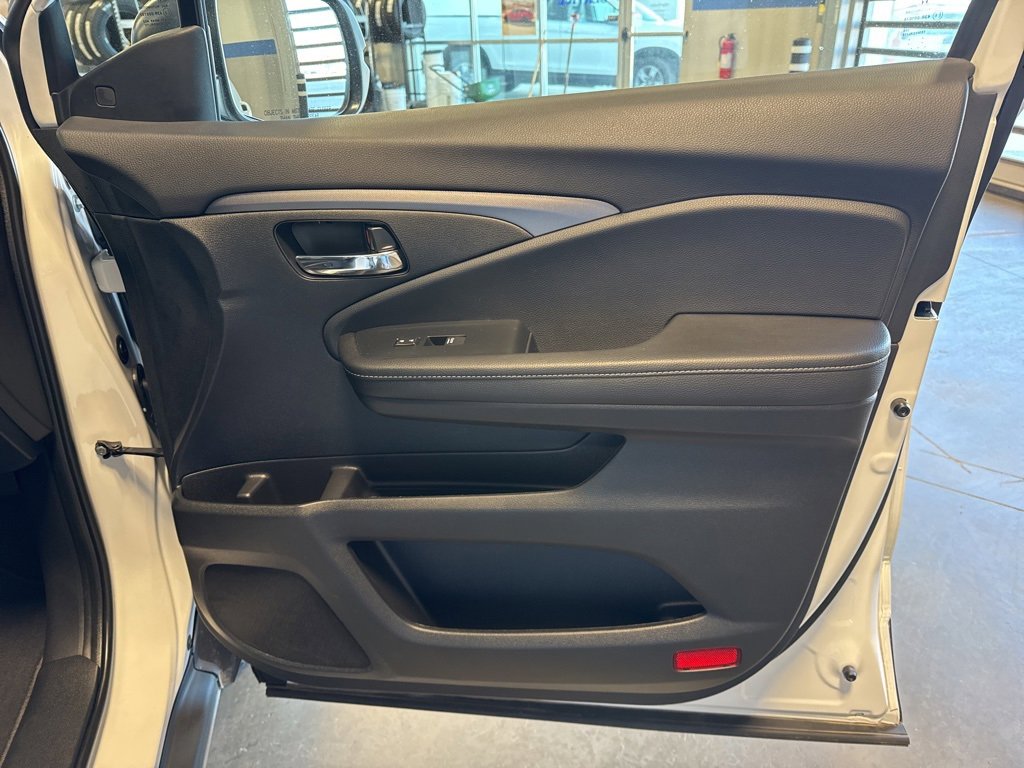 Used 2025 Honda Ridgeline RTL image 33