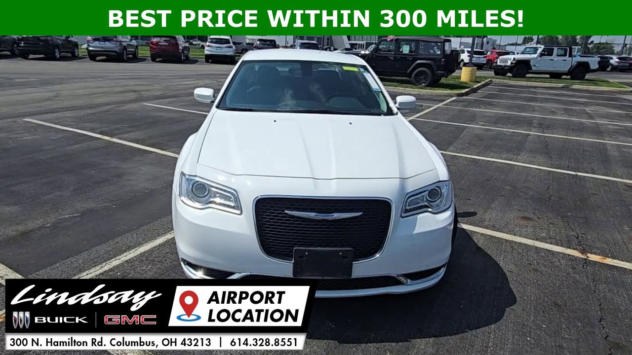 Used 2022 Chrysler 300 Touring image 3