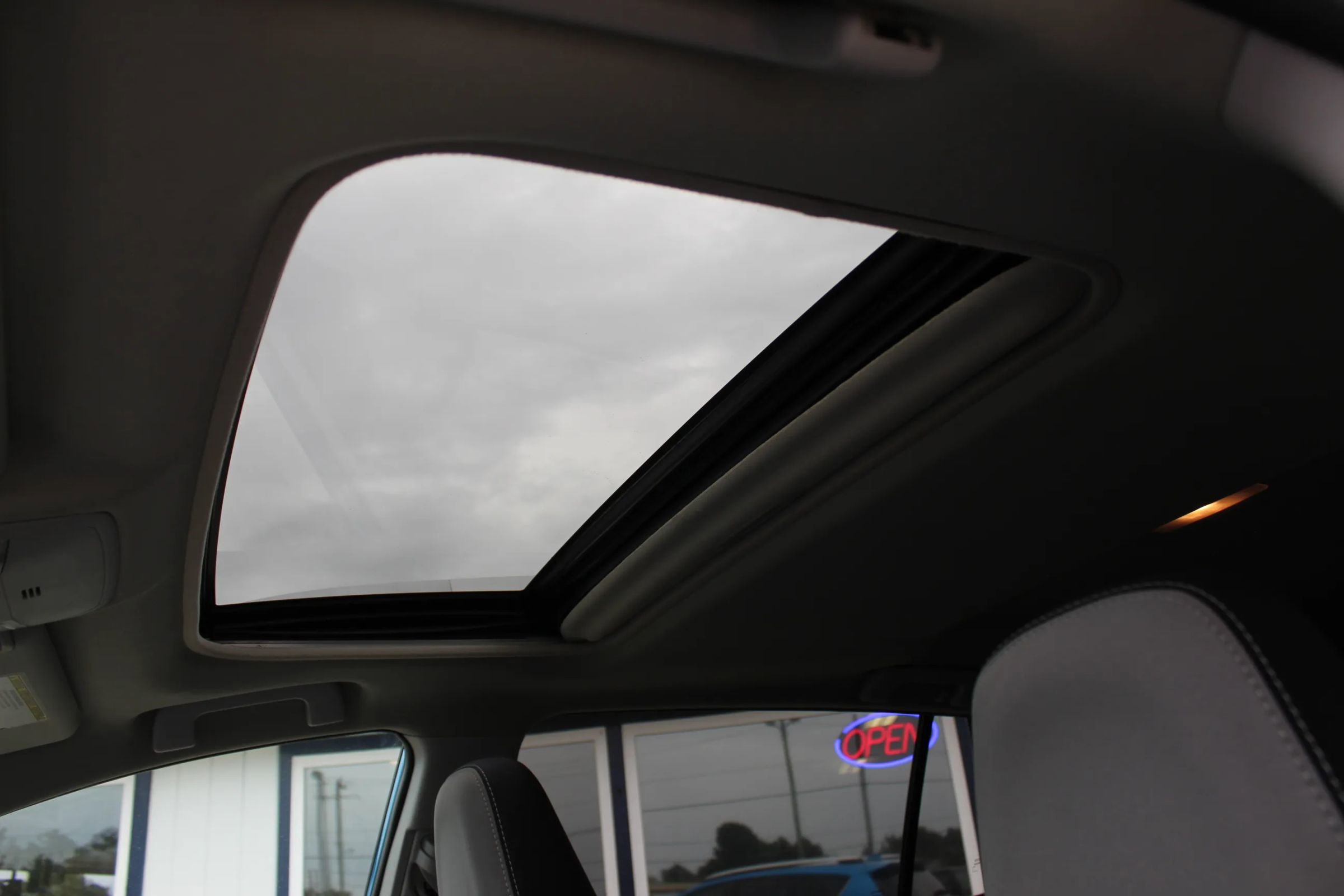 Used 2016 Toyota RAV4 XLE image 12