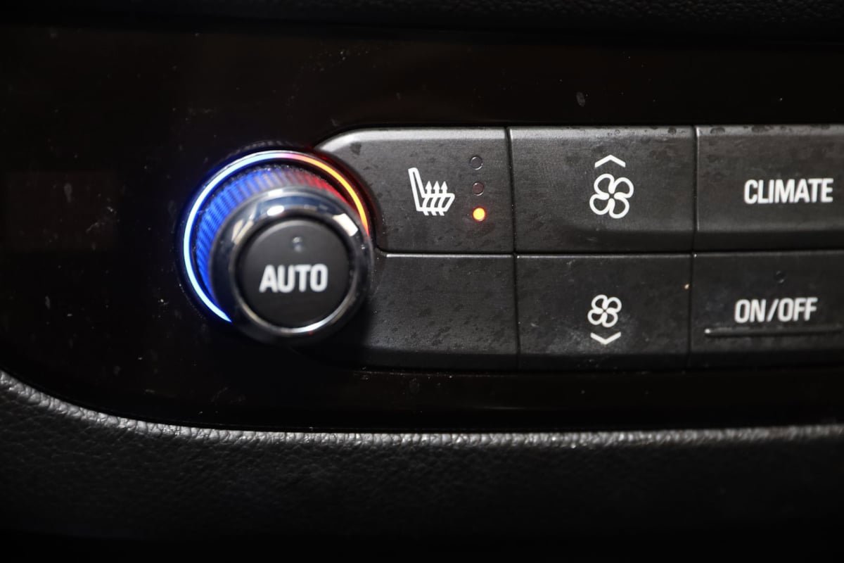 Used 2023 Buick Enclave Essence w/ Experience Buick Package AWD/4WD image 8
