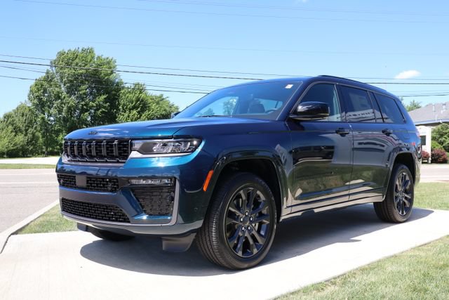 New 2026 Jeep Grand Cherokee L Limited AWD/4WD image 10