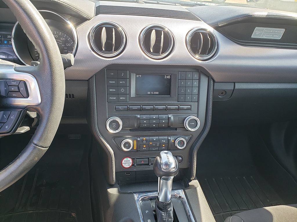 Used 2017 Ford Mustang Coupe RWD image 9