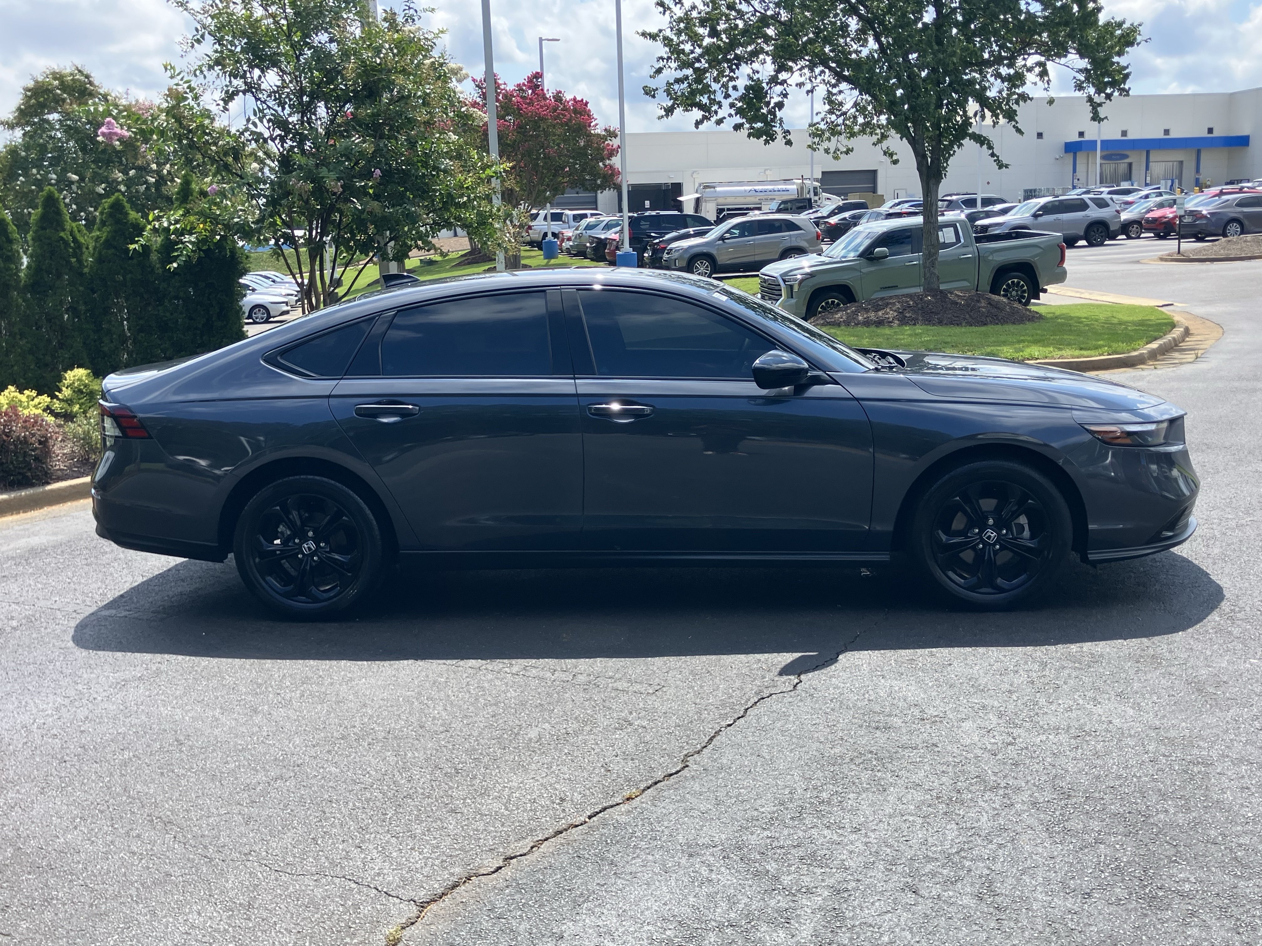 Used 2025 Honda Accord SE image 11