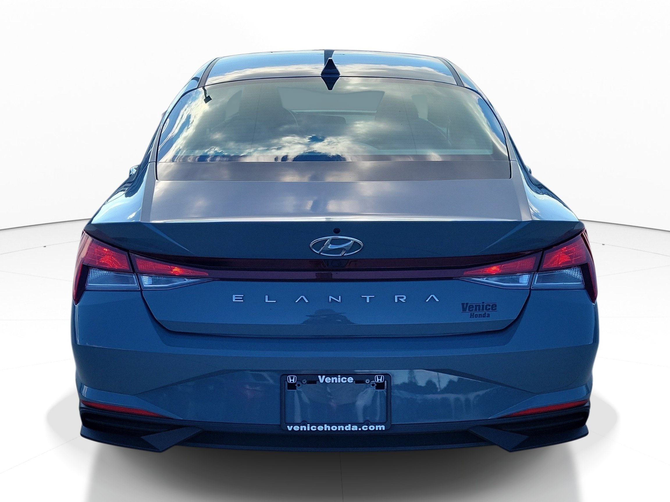 Used 2023 Hyundai Elantra SEL FWD image 8