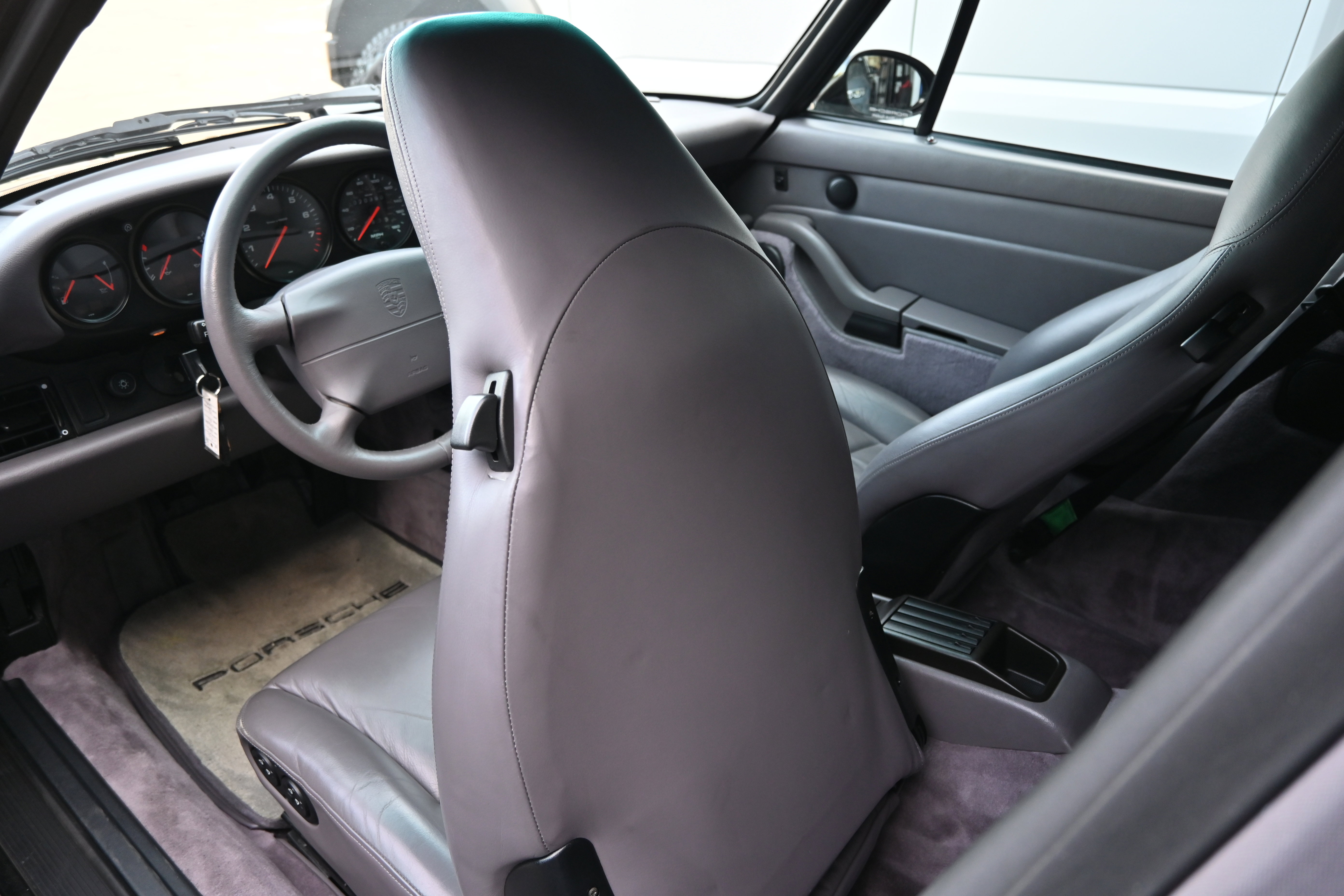 Used 1997 Porsche 911 Carrera 4 image 27