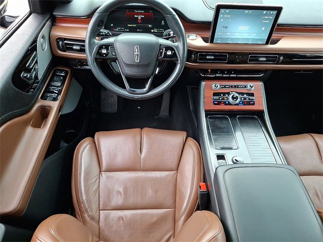 Used 2023 Lincoln Aviator Reserve w/ Equipment Group 201A image 11