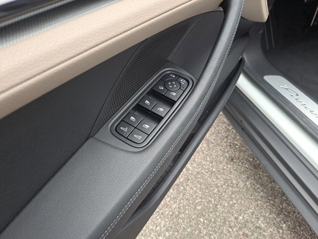 Certified 2025 Porsche Panamera 4 image 25