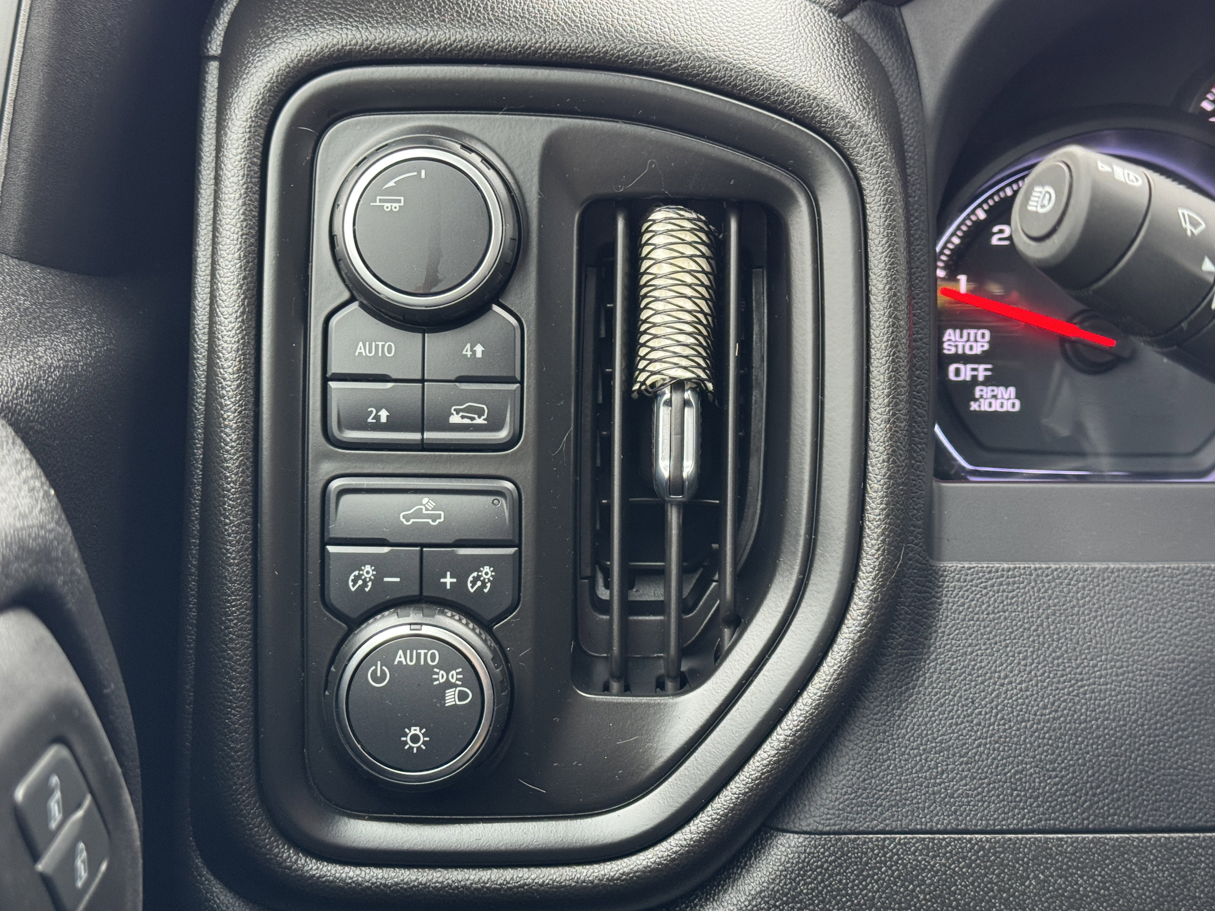 Certified 2022 Chevrolet Silverado 1500 Custom image 31