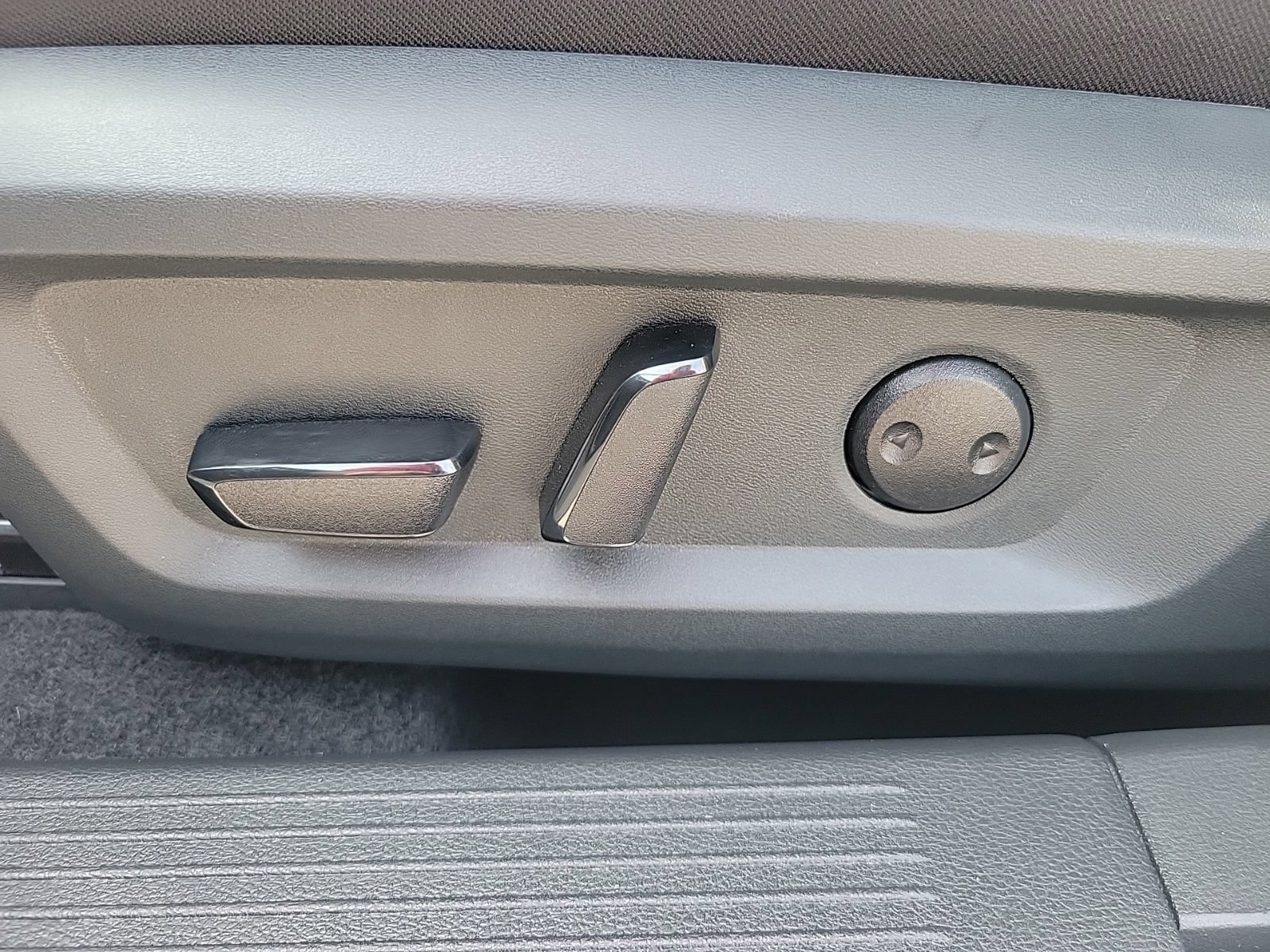 Certified 2026 Nissan Rogue SV AWD/4WD image 16