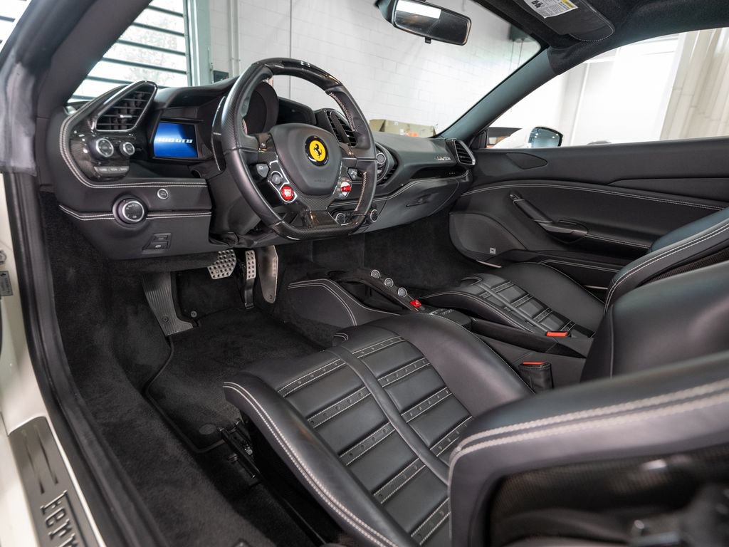 Used 2018 Ferrari 488 GTB RWD image 21
