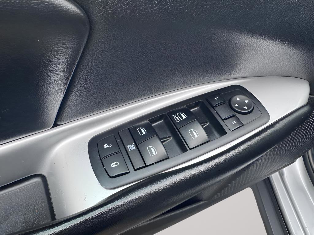 Used 2017 Dodge Journey SE image 23