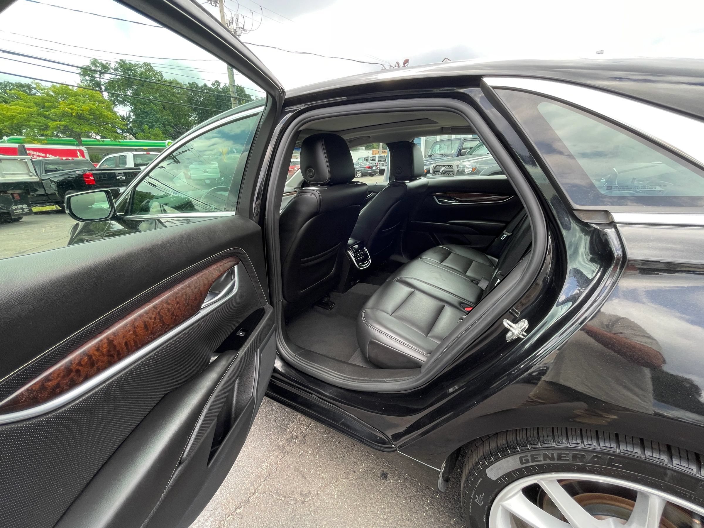 Used 2016 Cadillac XTS Premium AWD/4WD image 18