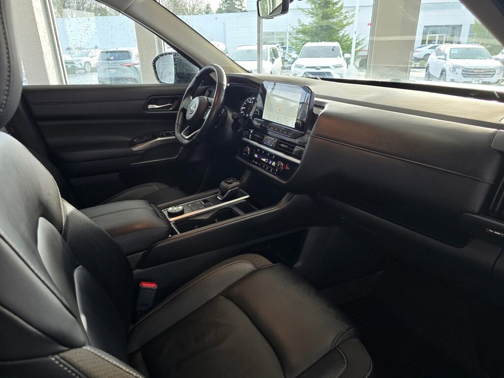 Used 2025 Nissan Pathfinder SL w/ SL Premium Package image 48