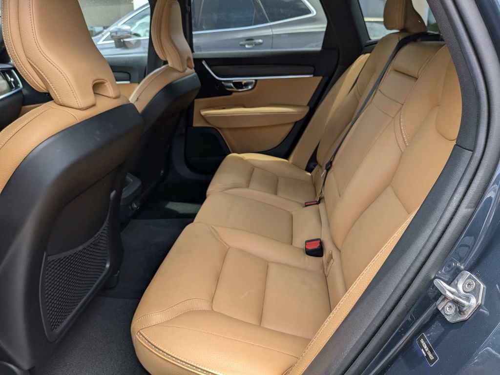 Used 2019 Volvo V90 T5 Cross Country w/ Protection Package Premier AWD/4WD image 15