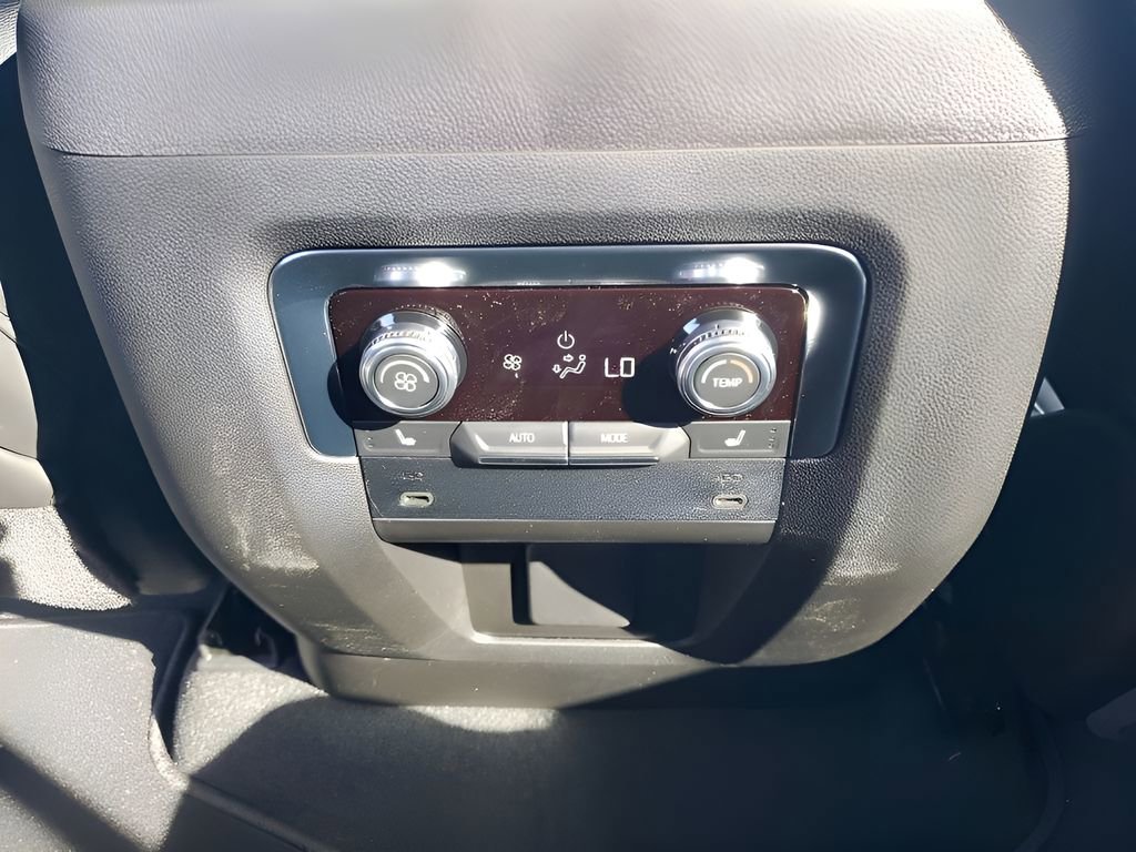 New 2026 GMC Yukon XL Elevation image 21