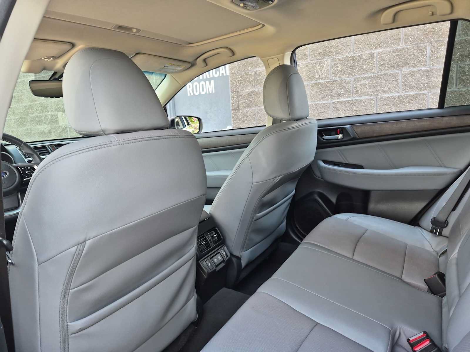 Used 2019 Subaru Outback 2.5i Limited w/ Popular Package #2 AWD/4WD image 18