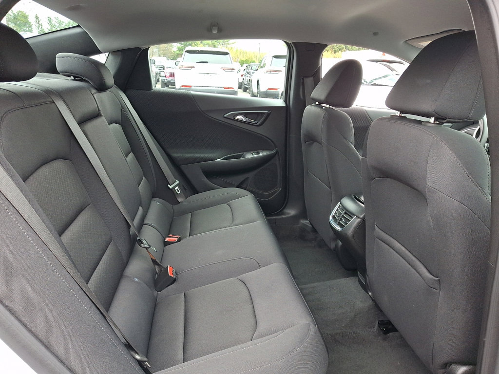 Used 2025 Chevrolet Malibu LT image 15