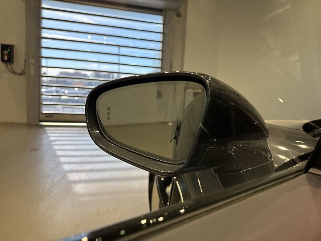 Used 2024 Porsche Taycan 4S w/ Premium Package image 15