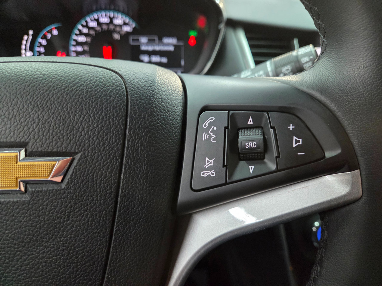 Used 2021 Chevrolet Trax LT w/ Premium Seat Package image 40