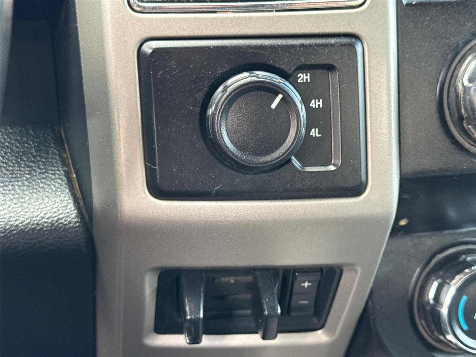 Used 2019 Ford F250 Lariat w/ Lariat Value Package AWD/4WD image 30