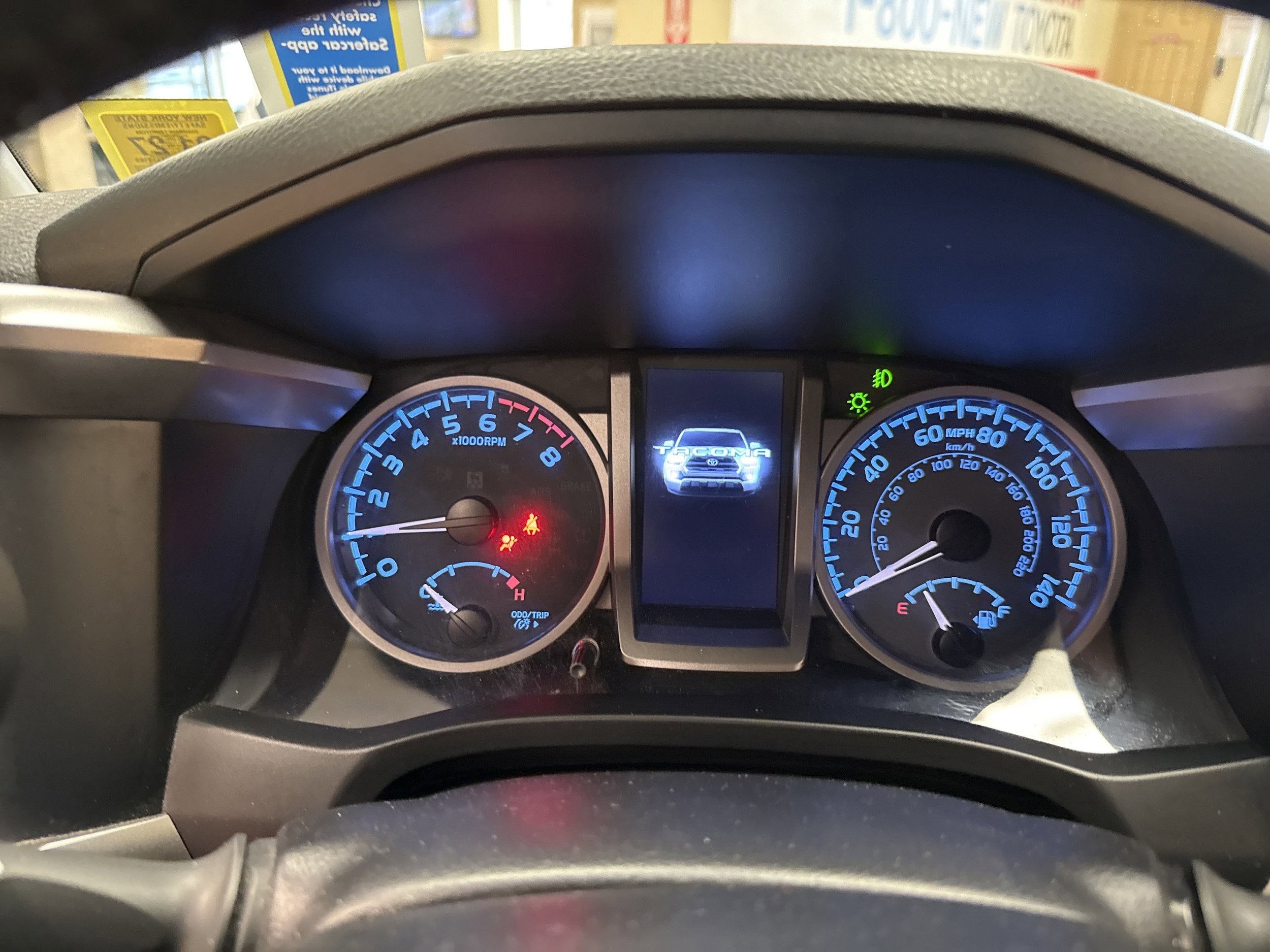 Used 2023 Toyota Tacoma SR5 AWD/4WD image 34