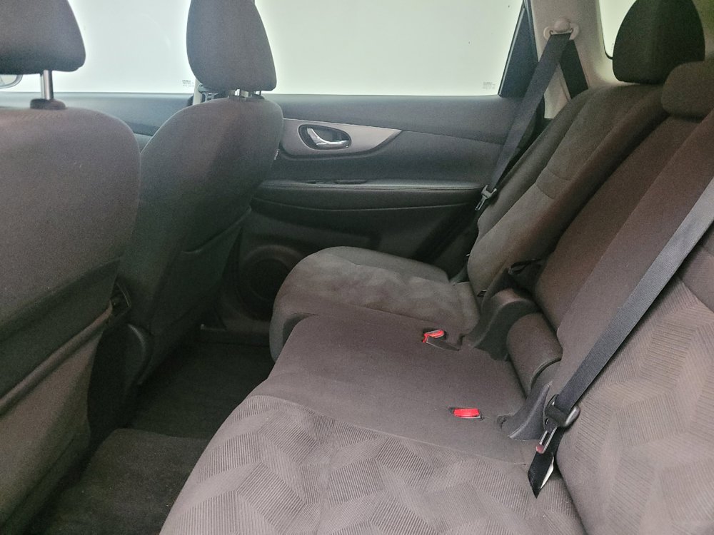 Used 2016 Nissan Rogue S w/ Appearance Package image 18