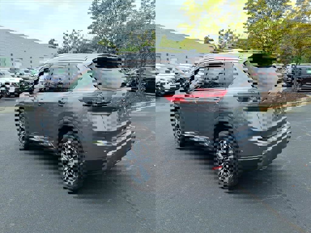 Used 2024 Nissan Rogue SL image 24