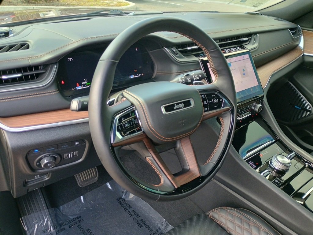 Used 2022 Jeep Grand Cherokee Summit w/ Advanced Protech Group IV image 12