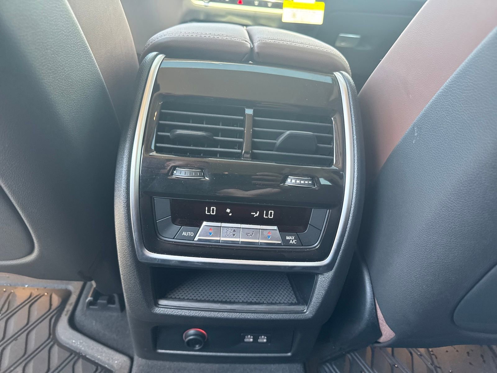 Used 2024 BMW X7 xDrive40i image 29